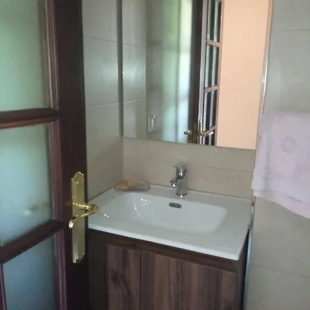 Casa Con Piscina Al Lado Del Mar En Viladesuso *